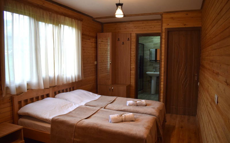 ყაზბეგში, კოტეჯი 2,4 ან 6 სტუმარზე